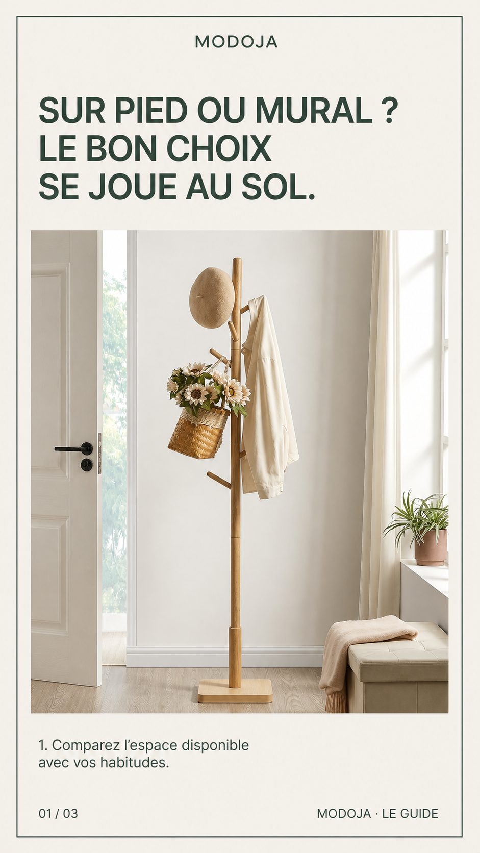 Porte-manteau sur pied en hévéa avec 8 crochets : Comparez l’espace disponible avec vos habitudes.