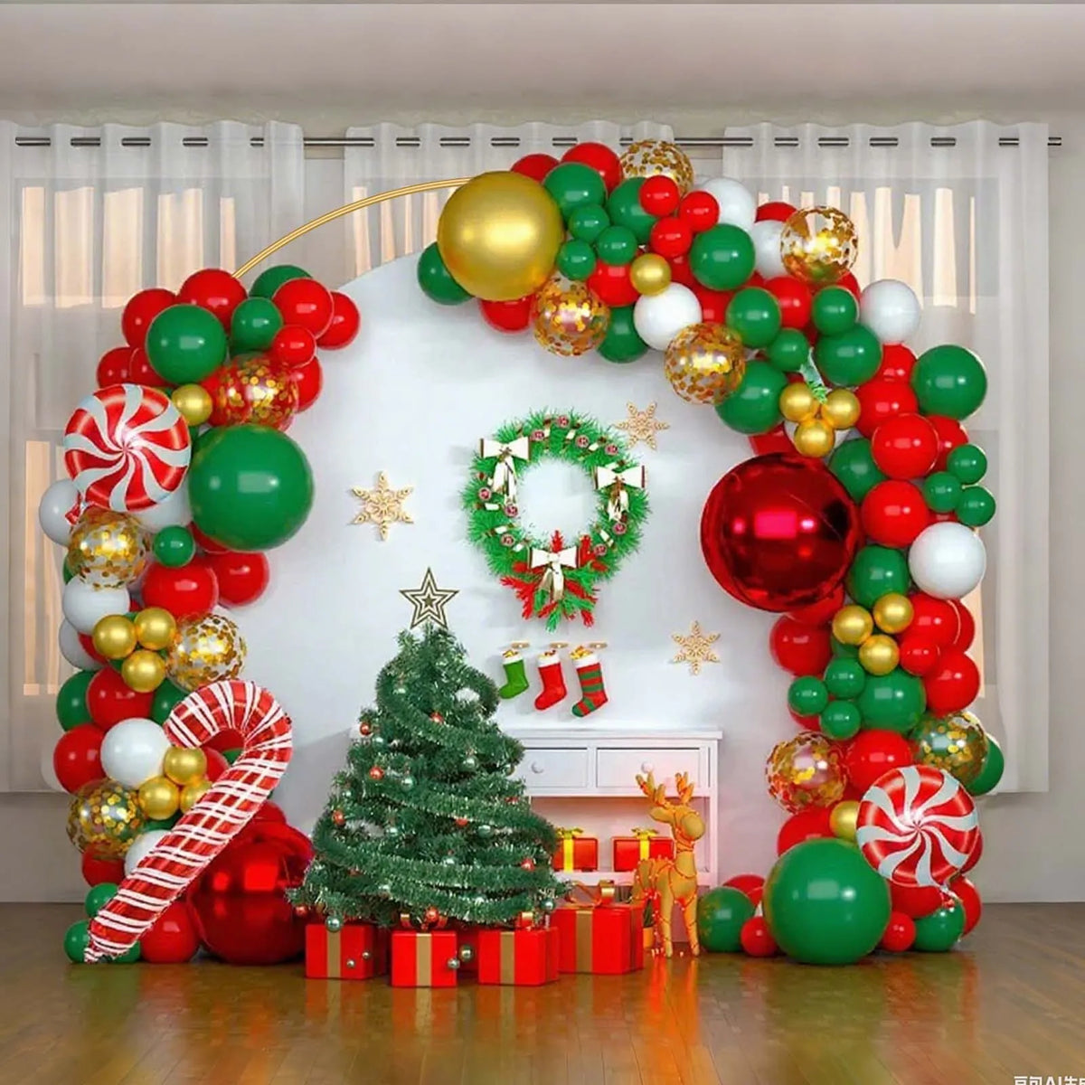 Arche de mariage dorée : arche décorée pour Noël.
