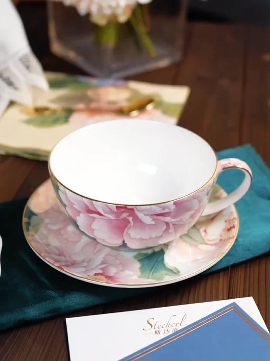 Théière, tasse et soucoupe en porcelaine, motif pivoines – vue 5