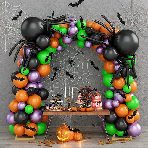 Arche de mariage dorée : arche arrondie décorée de ballons Halloween.