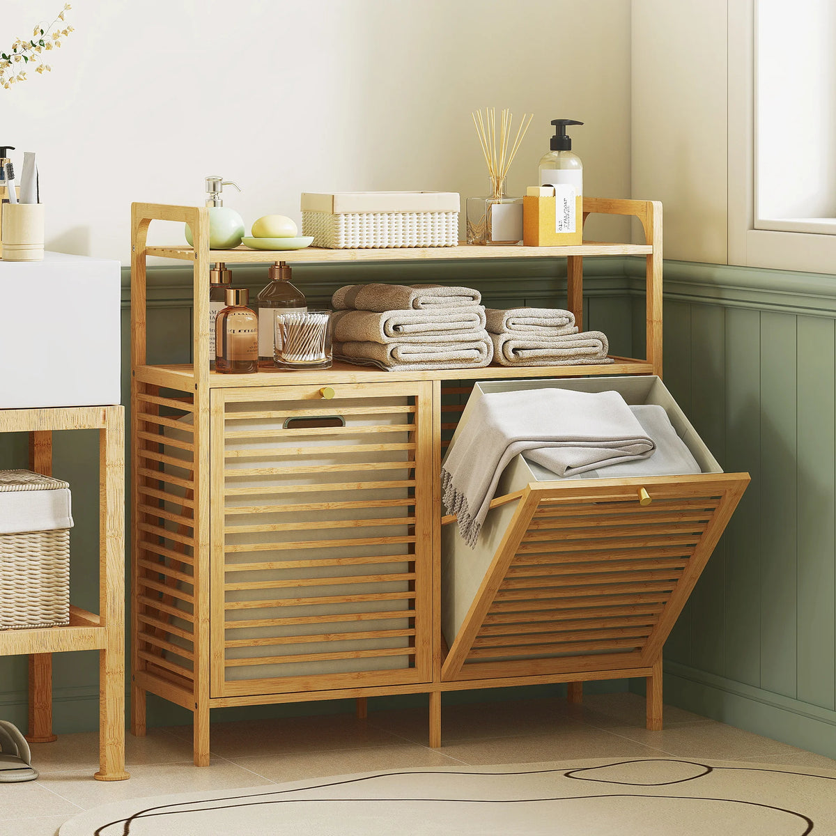 Meuble à linge en bambou, simple ou double — meuble double dans une salle de bain