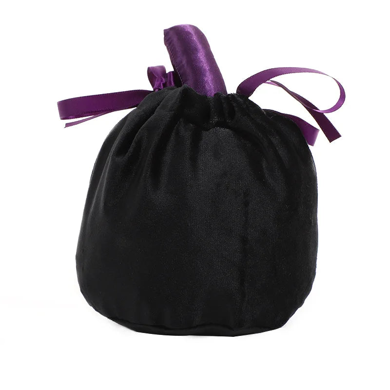 Variante noire à détails violets du sac cadeau Halloween