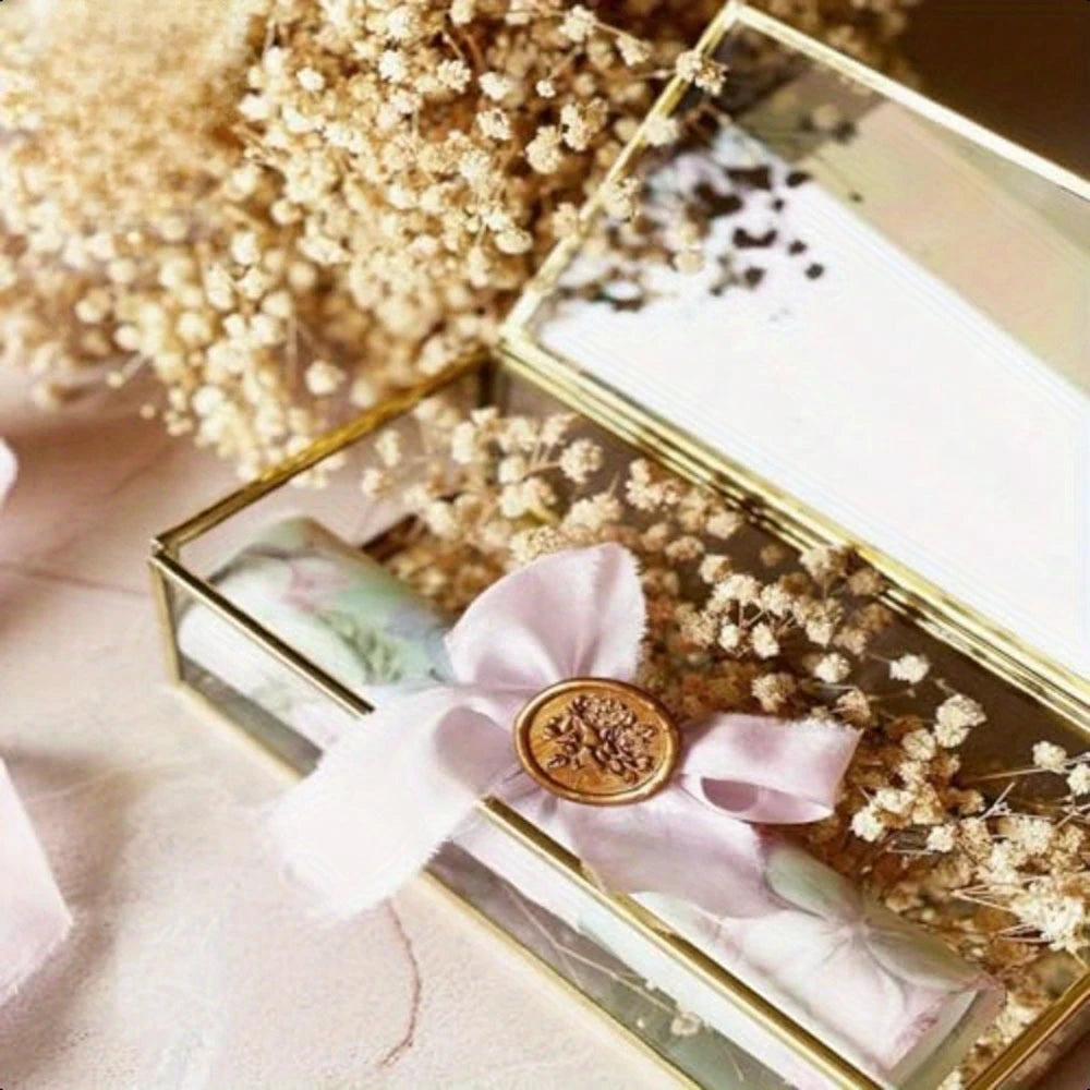 Exemple de décoration florale ivoire dans une boîte à bijoux