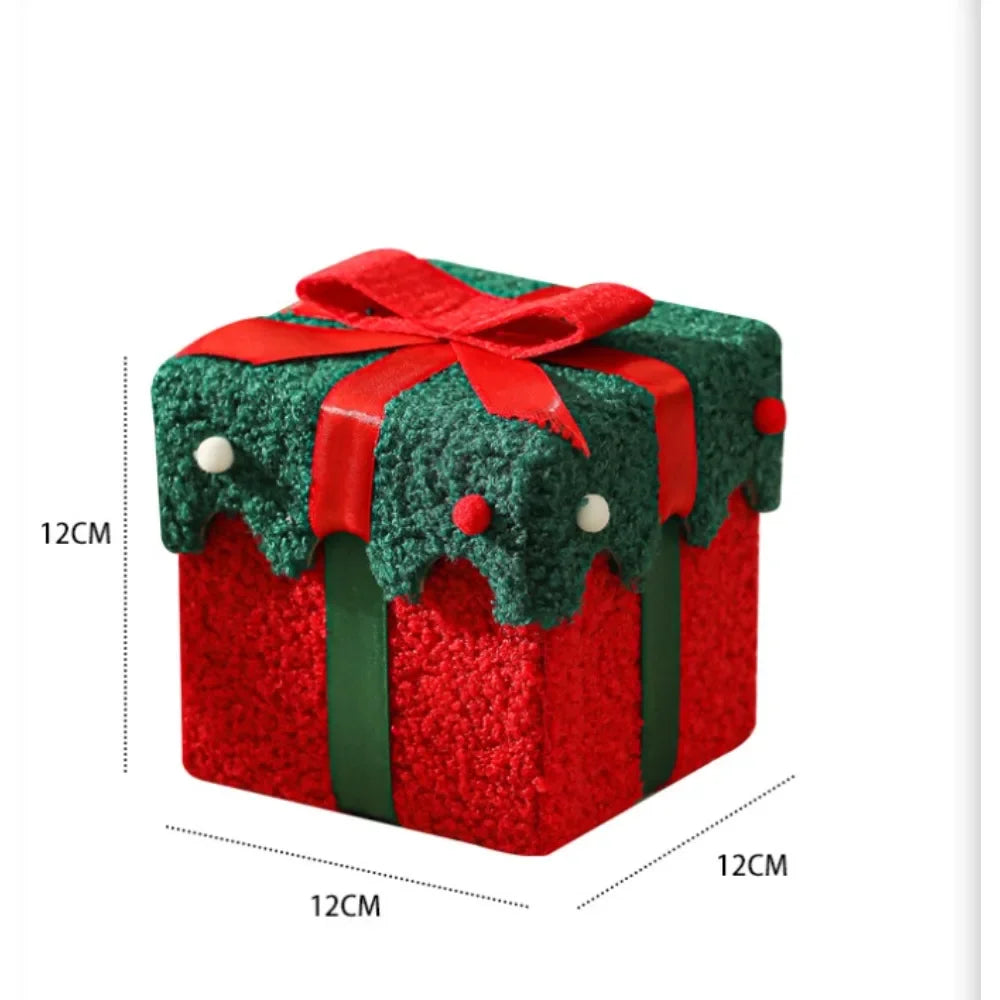 Boîte rouge et verte de 12 cm vue de trois quarts