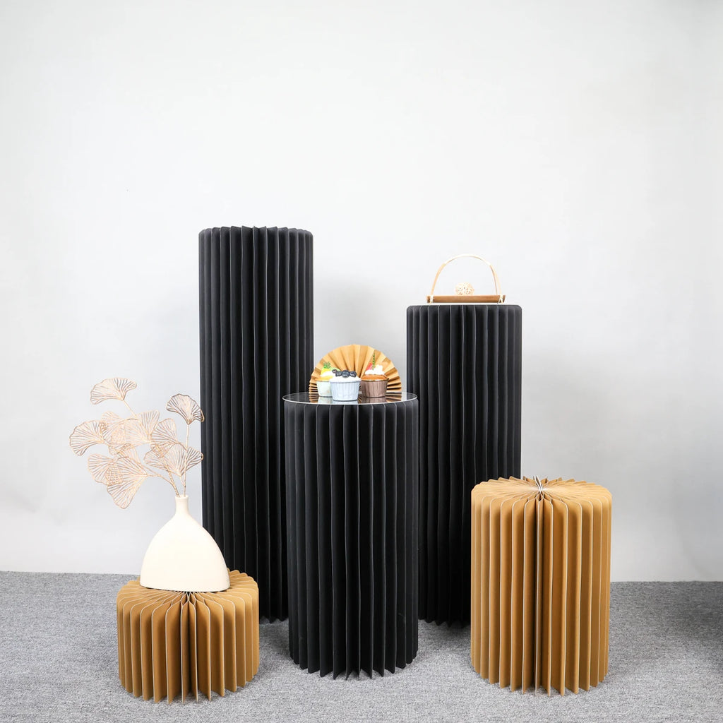Colonnes de réception pliantes : ensemble noir et doré à plusieurs niveaux.