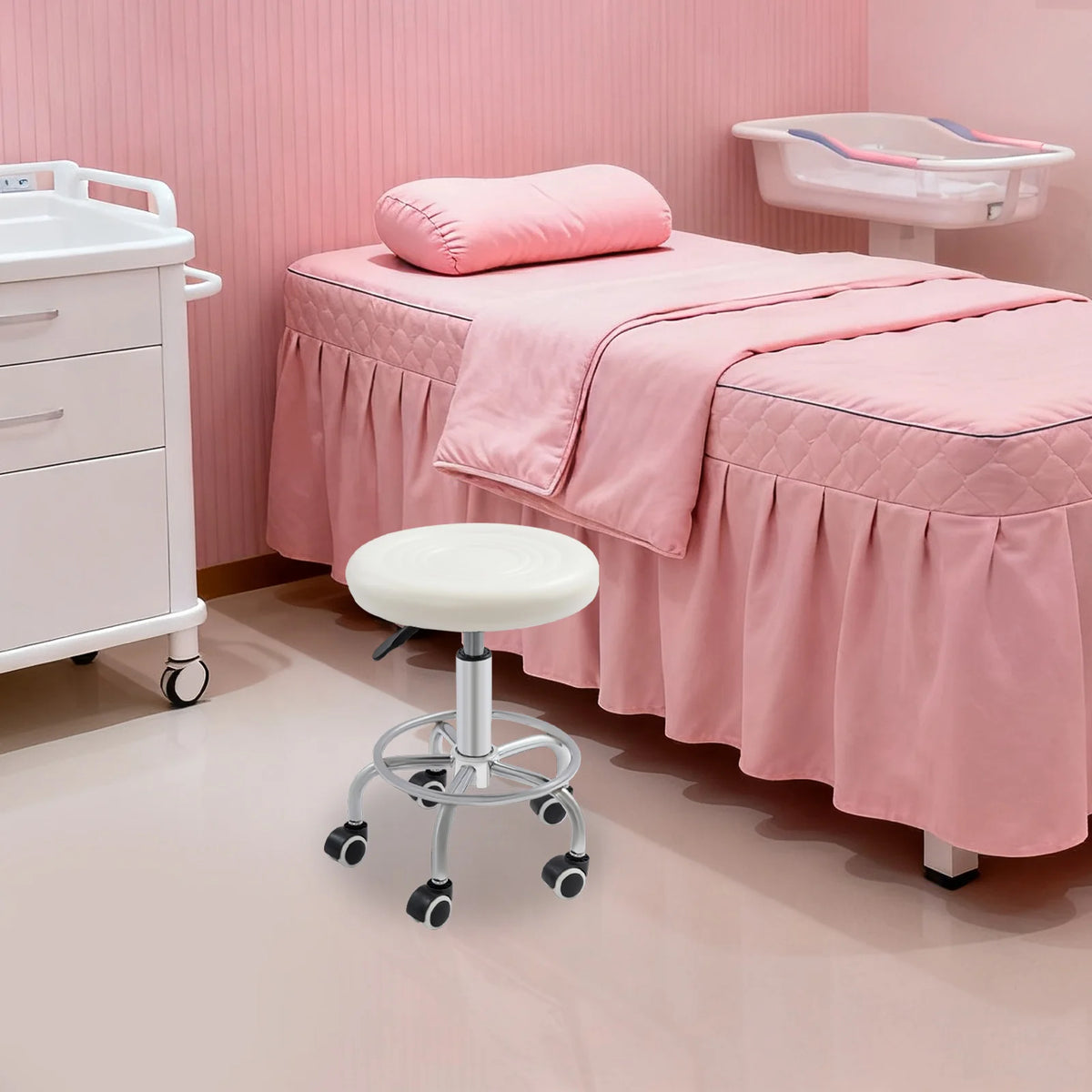 Tabouret à roulettes pivotant, hauteur réglable 45–57 cm — dans un espace d’activité
