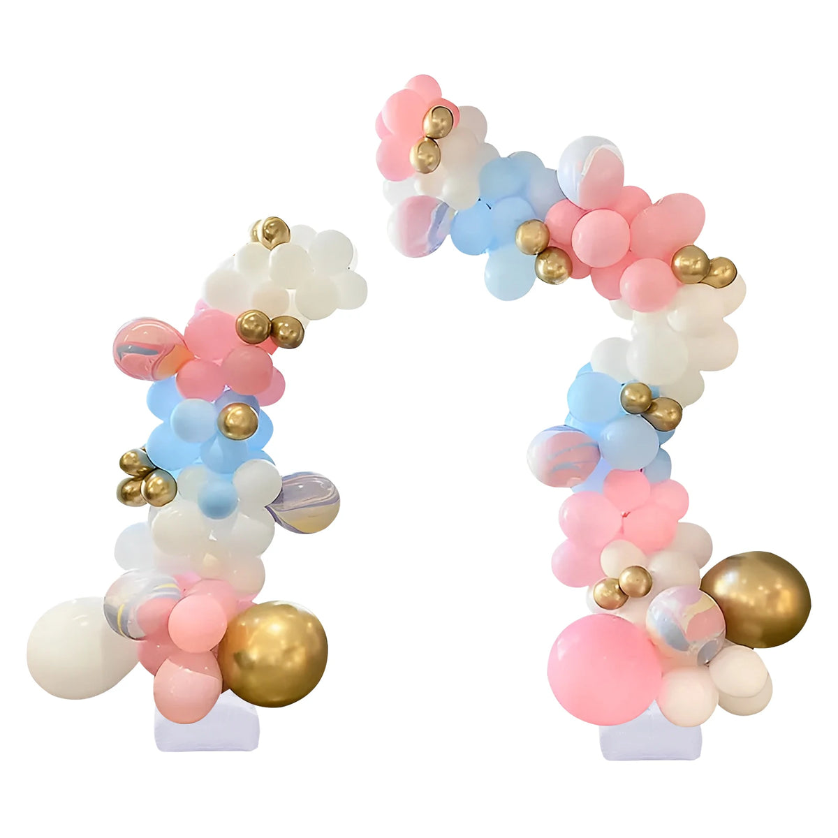 Demi-arche de ballons rose, bleu clair et or avec bases carrées blanches
