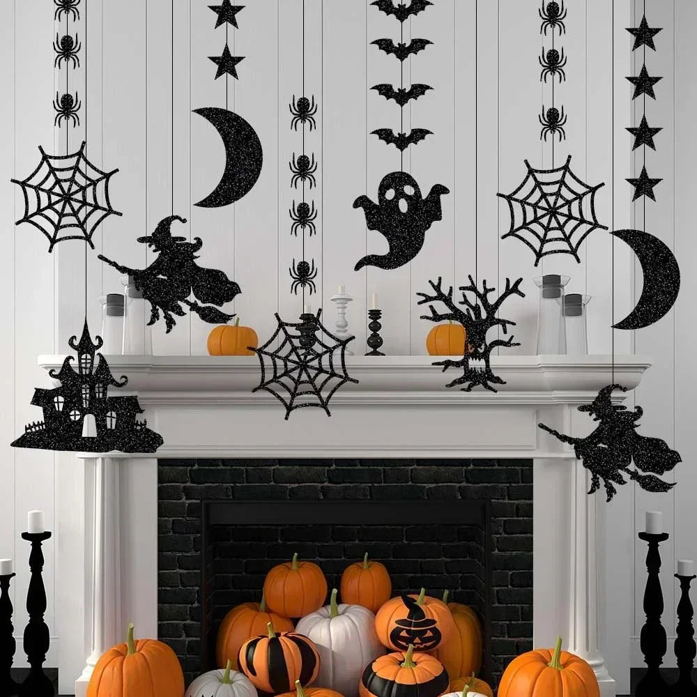 Silhouettes noires Halloween associées à des citrouilles