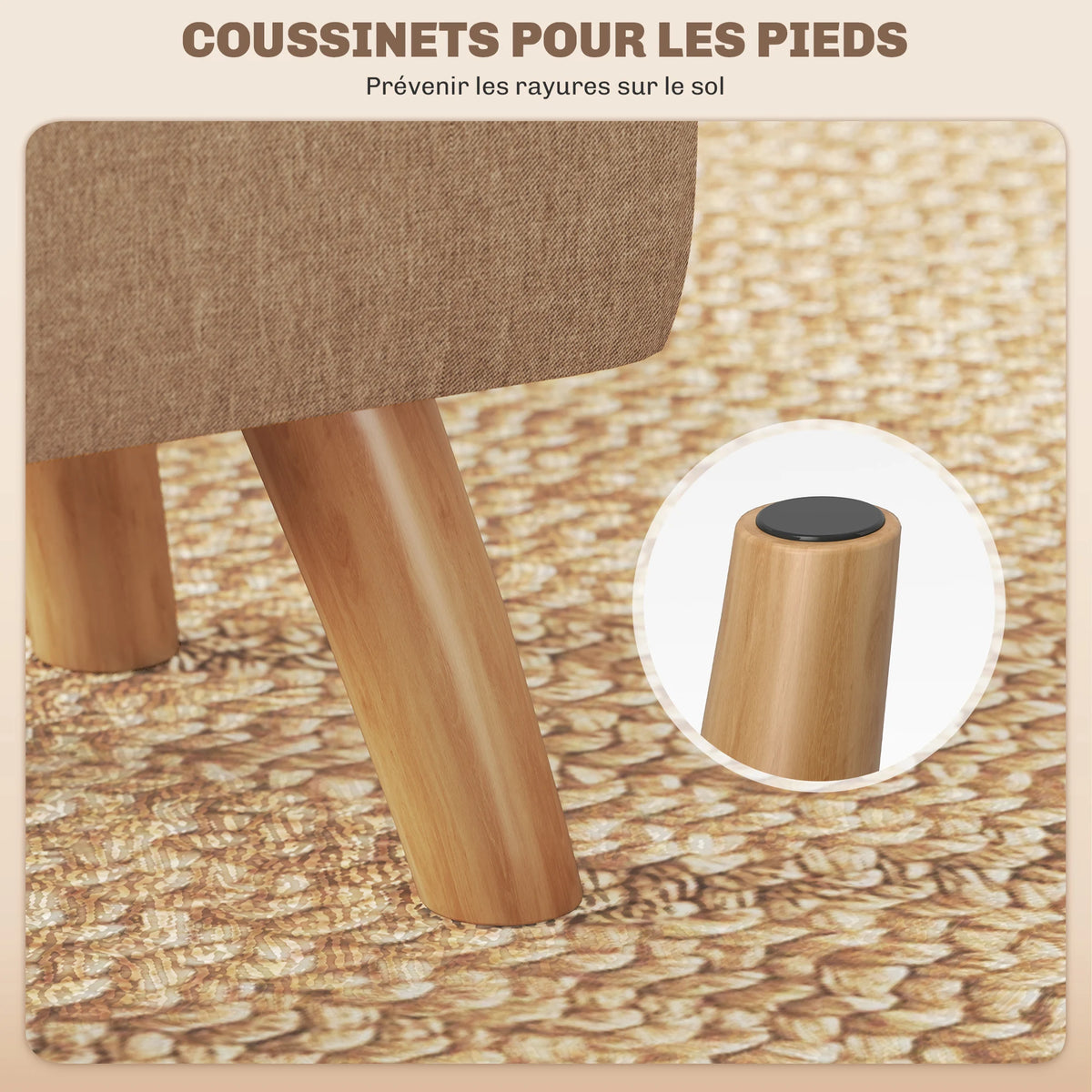 Repose-pieds beige rembourré avec pieds en bois — patins sous les pieds