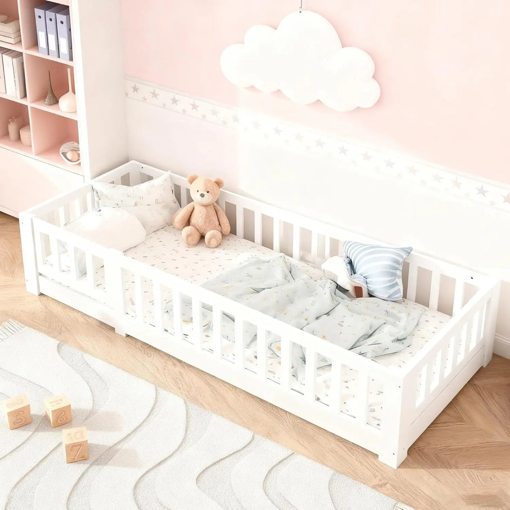 Lit Montessori en pin avec barrières et porte