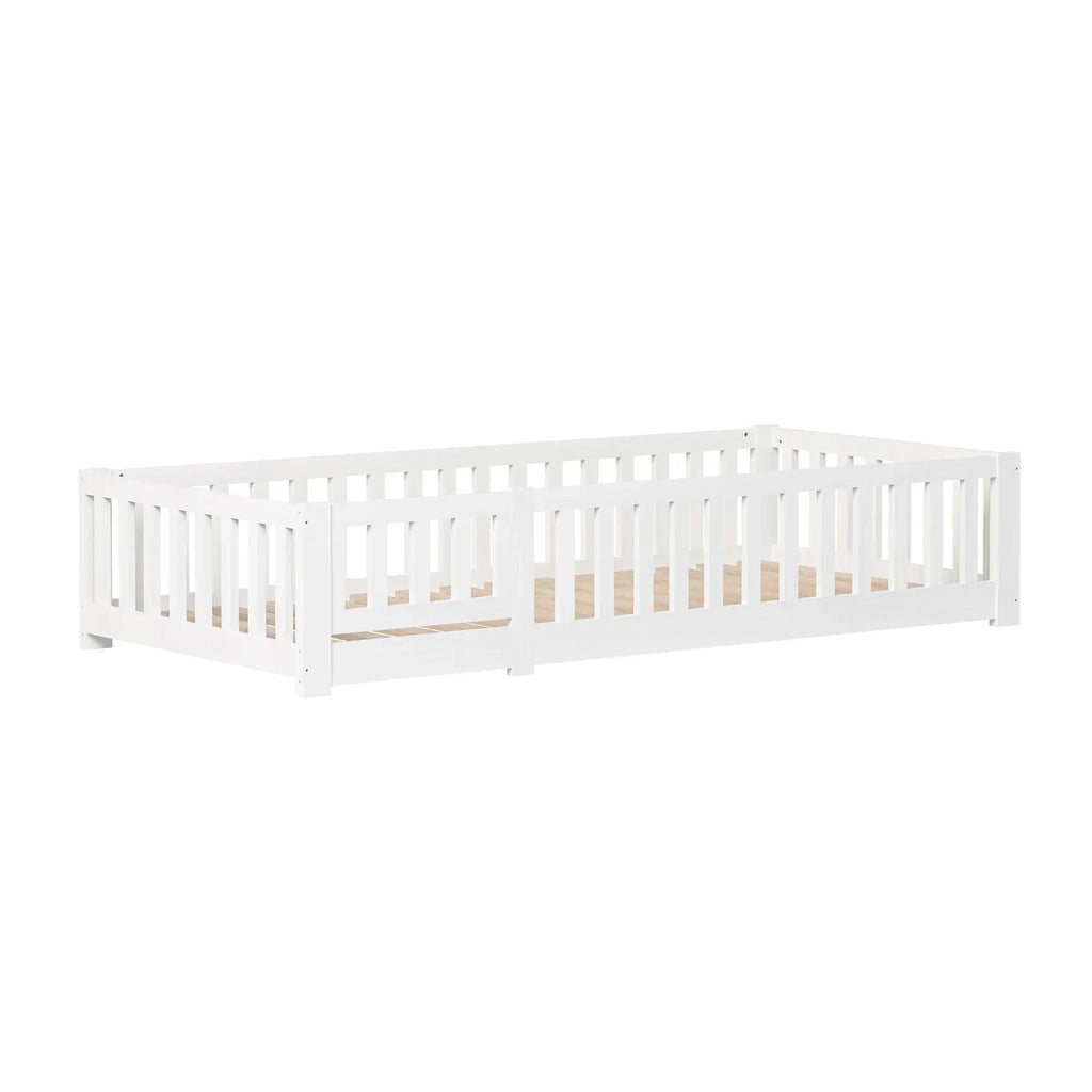 Lit Montessori en pin avec barrières et porte
