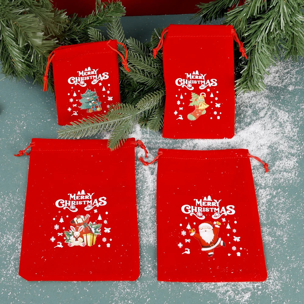 Comparaison de formats de pochettes cadeaux rouges