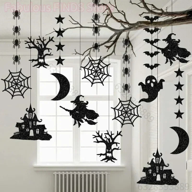 Décor de fenêtre avec lunes, fantômes et silhouettes Halloween