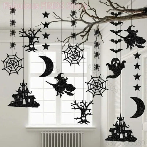 Décor de fenêtre avec lunes, fantômes et silhouettes Halloween
