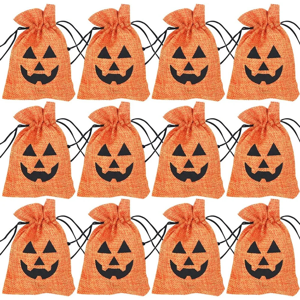 Modèle de 12 sachets orange à visages de citrouille