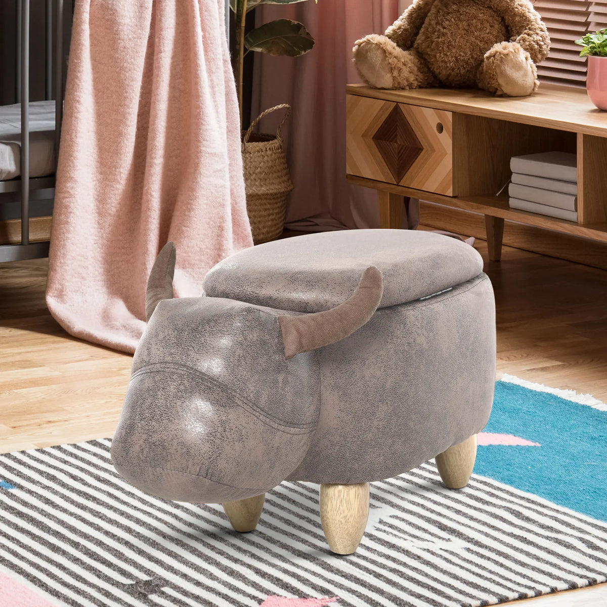 Pouf vache avec coffre de rangement, brun aspect daim — vue dans une pièce