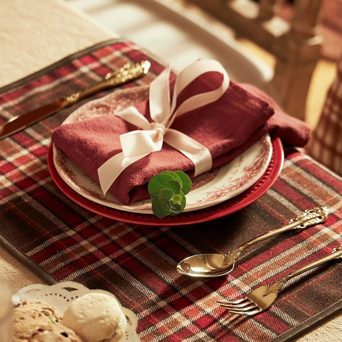 Serviettes de table texturées 40 × 40 cm, lot de 6 ou 12 — bordeaux en décoration de table