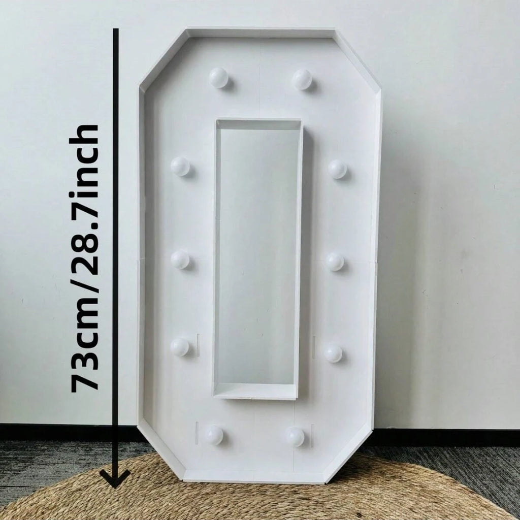 Chiffre lumineux blanc à assembler : chiffre 0 avec hauteur 73 cm.