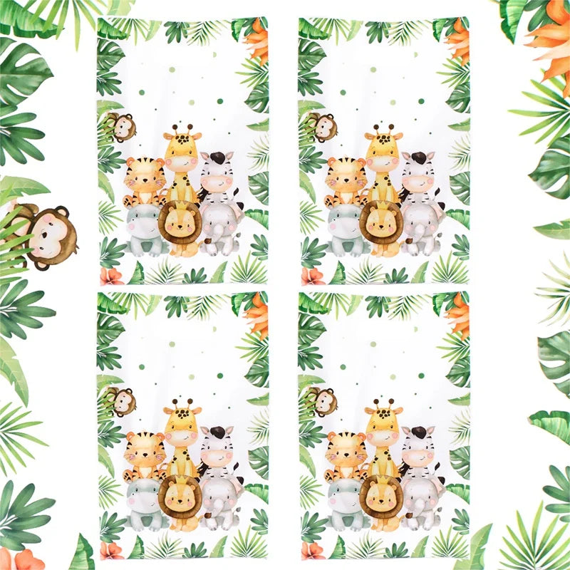 Détail du motif animaux de la jungle sur fond clair
