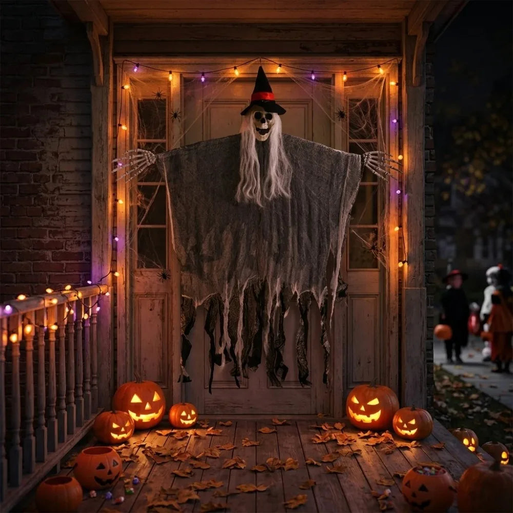 Sorcière squelette à suspendre pour Halloween : modèle gris et citrouilles.