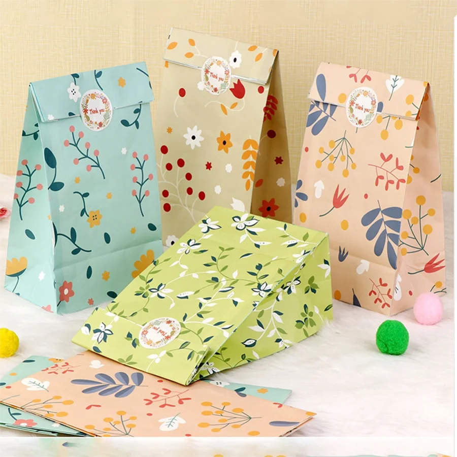 Assortiment de sachets floraux en papier aux couleurs douces
