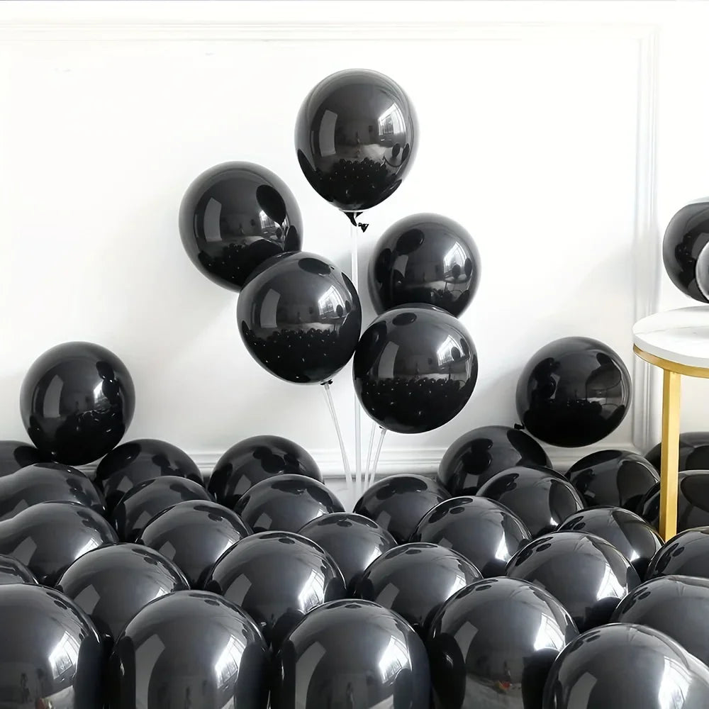 Kit arche de ballons Halloween : groupe de ballons noirs.