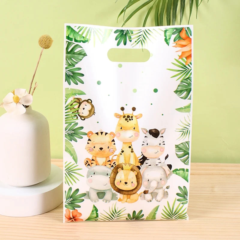 Sac cadeau jungle présenté debout avec poignée découpée