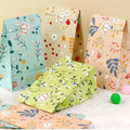 Sachets cadeaux en papier aux motifs floraux assortis